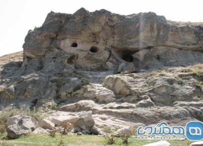 دهکده سنگی ویند کلخوران از جاهای دیدنی سرعین به شمار می رود